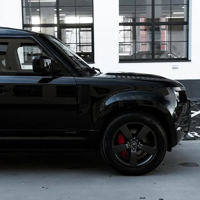 LAND ROVER DEFENDER - asset 4